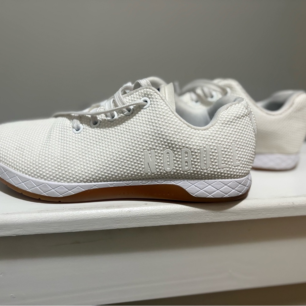 NOBULL White Knit Trainer with Gum-Toned Sole M7 W8.5 - Picture 5 of 5